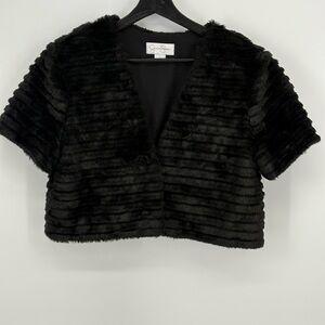 💆🏻‍♀️ Jessica Simpson Black faux fur bolero Jacket